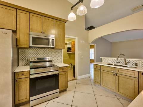 1407 SE Grapeland Avenue, Port St. Lucie FL - photo 12 of 25