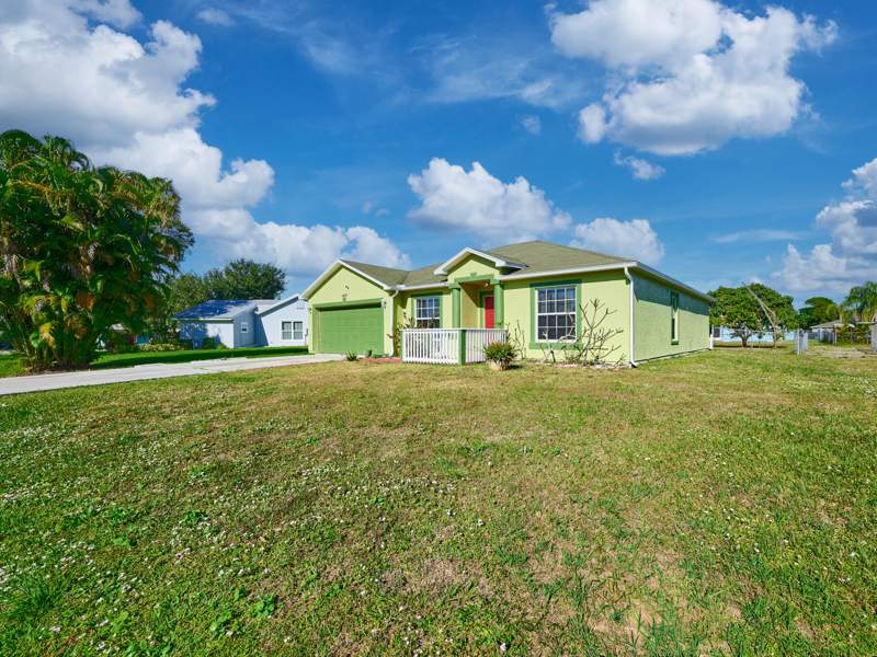 3 bedroom Single Family Residence at 1407 SE Grapeland Avenue, South Port St Lucie Unit 5, Port St. Lucie — photo 2