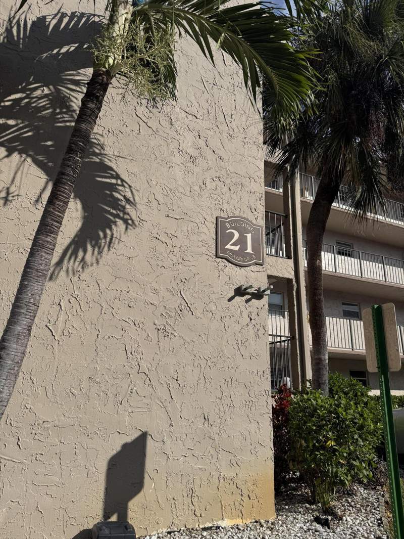 2 bedroom Condominium at 725 Lori Drive #107, Lakeside Vllage Condo 10, Palm Springs — photo 4