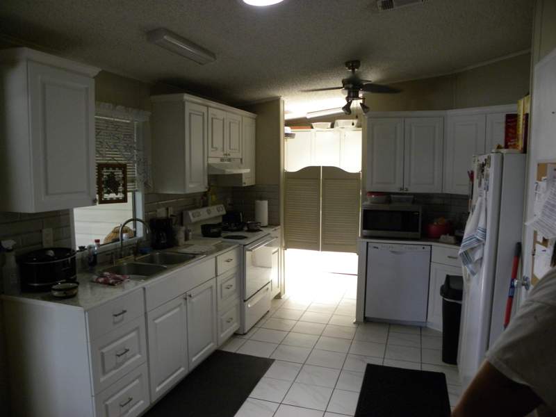 2 bedroom Manufactured Home at 456 Tropical Isles Circle, Tropical Isles, Fort Pierce — photo 3