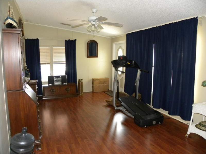 2 bedroom Manufactured Home at 456 Tropical Isles Circle, Tropical Isles, Fort Pierce — photo 2