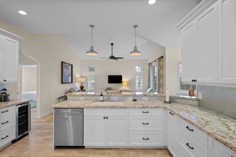 15416 Sunnyland Lane, Wellington FL - photo 14 of 65