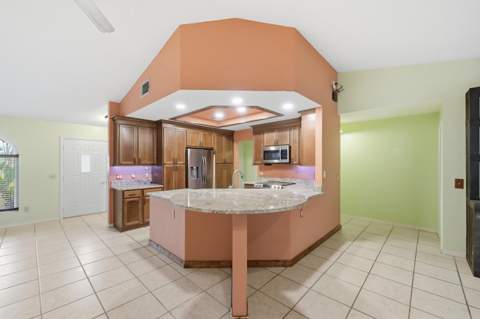 381 SW Lucero Drive, Port St. Lucie FL - photo 12 of 37