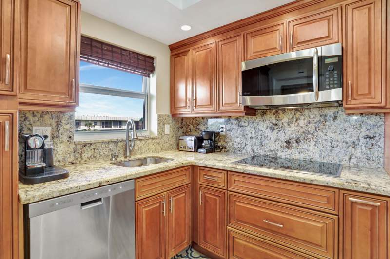 2 bedroom Condominium at 806 SE 7th Street #403, Hampton Gardens 2 Condo, Deerfield Beach — photo 2
