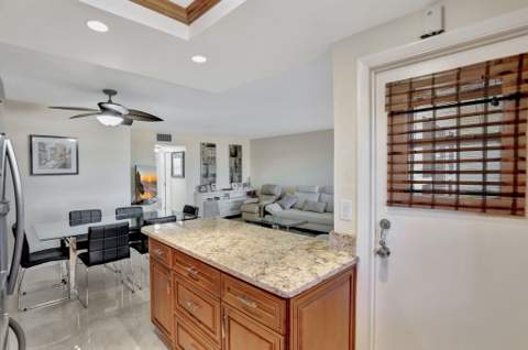 806 SE 7th Street #403, Deerfield Beach FL - photo 7 of 29