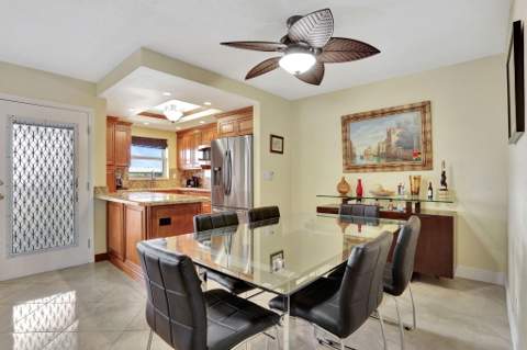 806 SE 7th Street #403, Deerfield Beach FL - photo 11 of 29