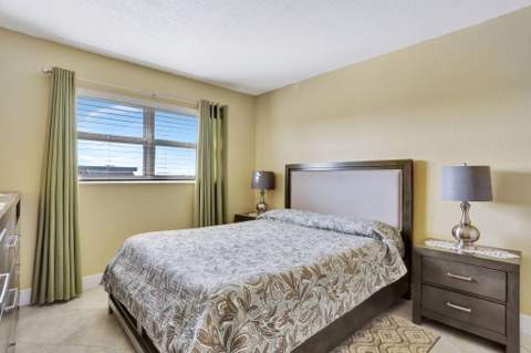 806 SE 7th Street #403, Deerfield Beach FL - photo 17 of 29