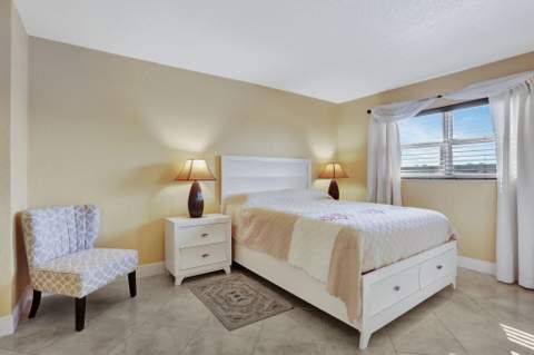 806 SE 7th Street #403, Deerfield Beach FL - photo 19 of 29