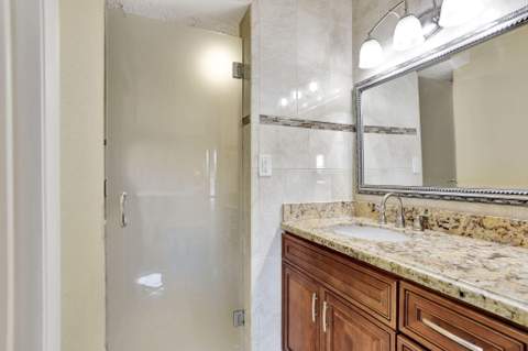 806 SE 7th Street #403, Deerfield Beach FL - photo 22 of 29