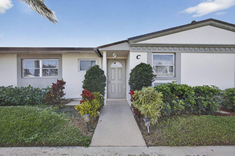 2 bedroom Villa at 2833 Crosley Drive #C, Cresthaven Villas Condo 21, West Palm Beach — photo 3