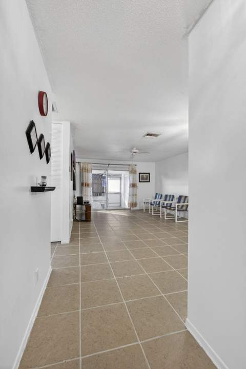 2833 Crosley Drive #C, West Palm Beach FL - photo 6 of 31