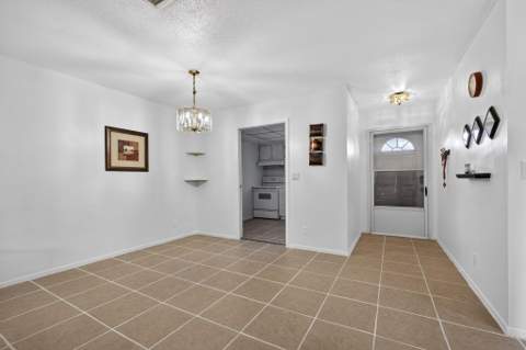 2833 Crosley Drive #C, West Palm Beach FL - photo 7 of 31