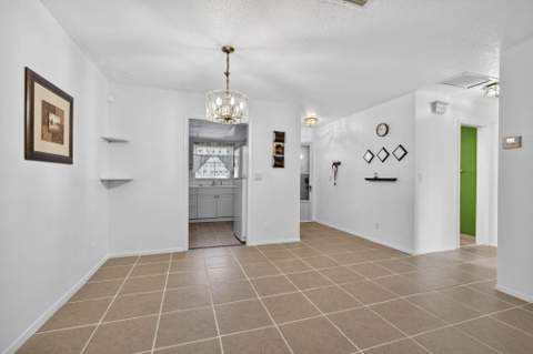 2833 Crosley Drive #C, West Palm Beach FL - photo 8 of 31