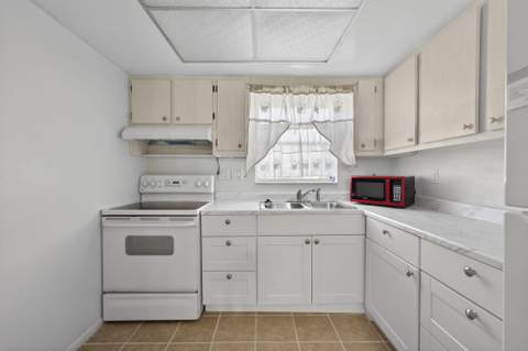 2833 Crosley Drive #C, West Palm Beach FL - photo 14 of 31