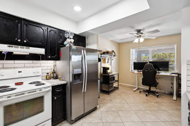 2 bedroom Condominium at 3075 E Gardens East Drive #32, Royal Point Manor East Condo, Palm Beach Gardens — photo 5