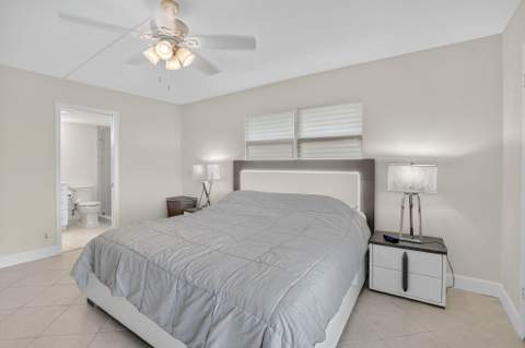 1090 Guildford #1090, Boca Raton FL - photo 18 of 33