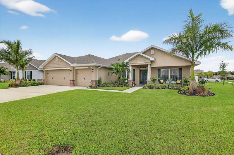 4 bedroom Single Family Residence at 8652 Waterstone Boulevard, Waterstone Phase Three, Fort Pierce — photo 3