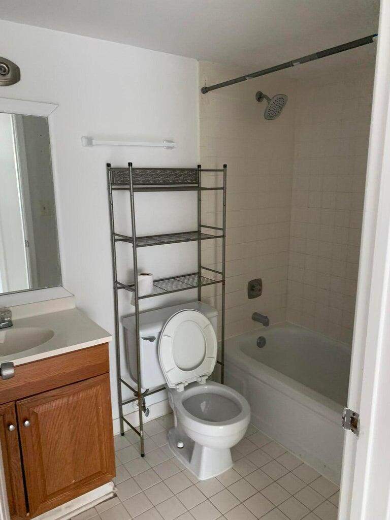 2 bedroom Condominium at 2050 N Congress Avenue #301, Presidential Golfview Condo, West Palm Beach — photo 5