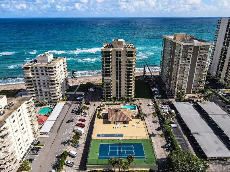 2 bedroom Condominium at 5460 N Ocean Drive #1d, Seagrape Condo, Singer Island — photo 3