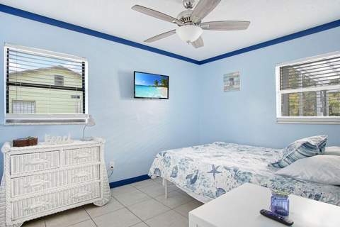 2902 Essex Drive, Fort Pierce FL - photo 16 of 35