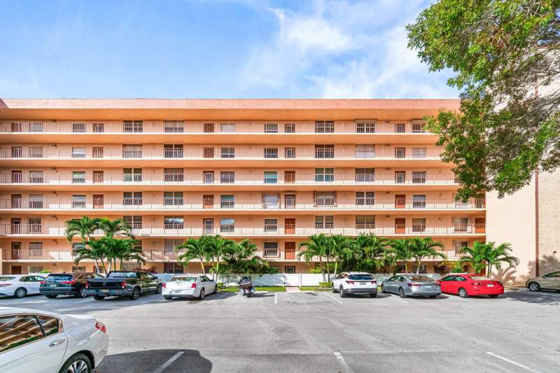 2 bedroom Condominium at 14623 Bonaire Boulevard #608, Villages Of Oriole Bonaire, Delray Beach — photo 2