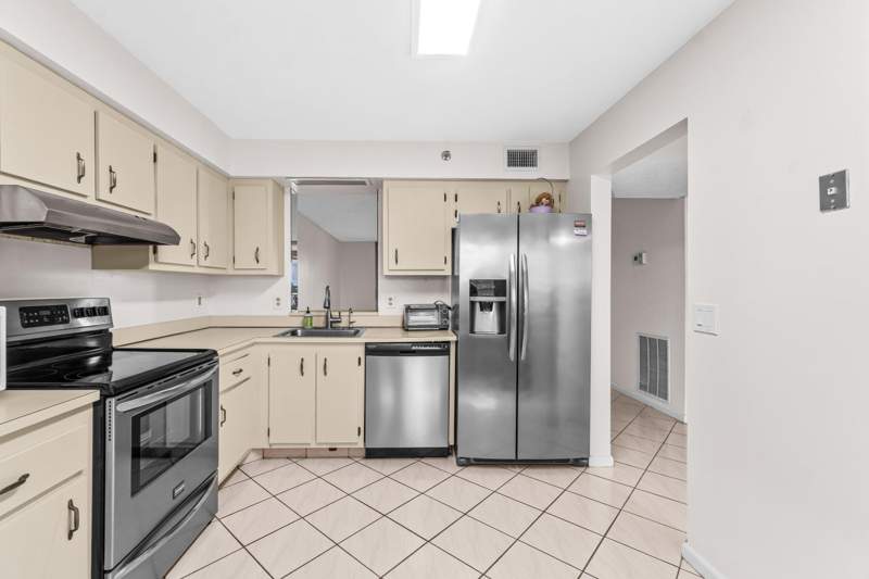 2 bedroom Condominium at 14623 Bonaire Boulevard #608, Villages Of Oriole Bonaire, Delray Beach — photo 3