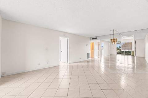 14623 Bonaire Boulevard #608, Delray Beach FL - photo 9 of 28