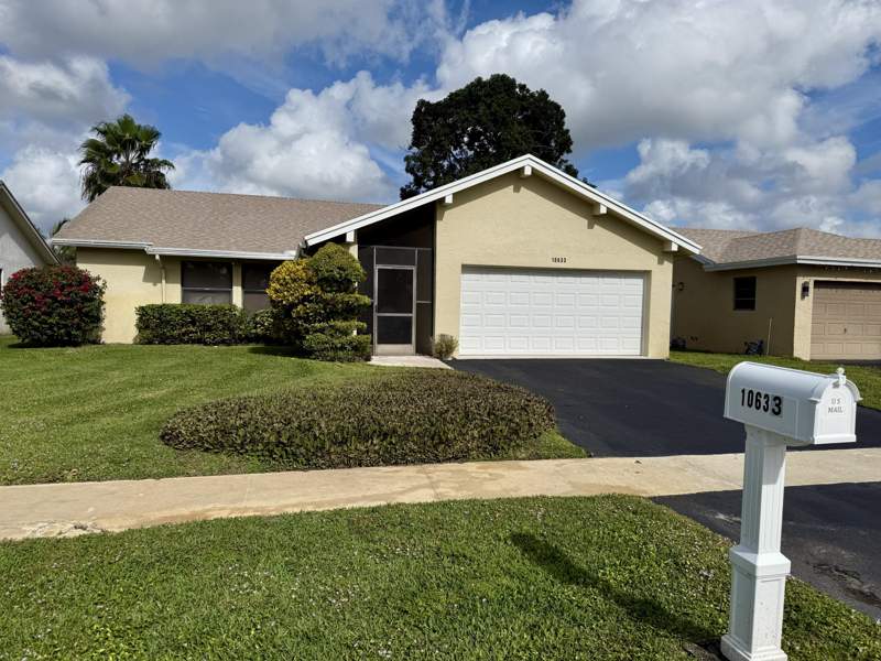 3 bedroom Single Family Residence at 10633 Greenbriar Court, Boca Chase Greenbriar, Boca Raton — photo 2