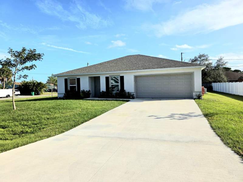 3 bedroom Single Family Residence at 2772 SE Garfield Avenue, Port St Lucie Section 40, Port St. Lucie — photo 3