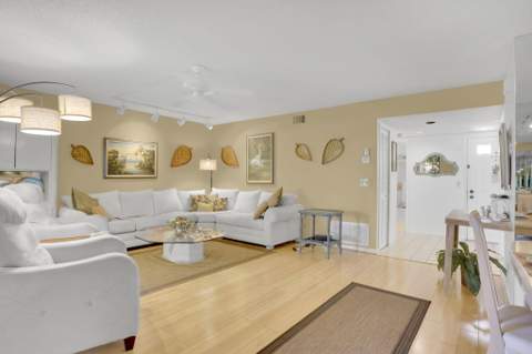 5881 Parkwalk Drive, Boynton Beach FL - photo 7 of 27