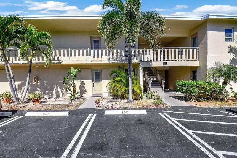 1 bedroom Condominium at 315 Circle Drive #102, Four Sea Suns Condo, Boynton Beach — photo 2