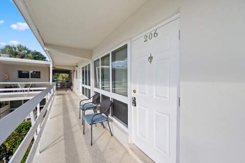 3205 SE 7th Street #206, Pompano Beach FL - photo 6 of 21
