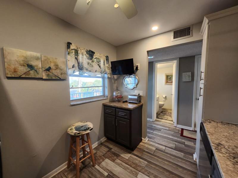 1 bedroom Condominium at 300 NE 26th Avenue #305, Village Royale Greenhill Condo, Boynton Beach — photo 4