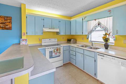 1402 Nebraska Avenue #13, Fort Pierce FL - photo 11 of 33