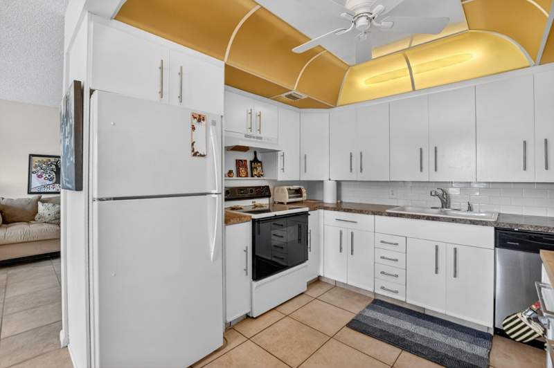 2 bedroom Condominium at 4008 Hythe A, Century Village, Boca Raton — photo 4