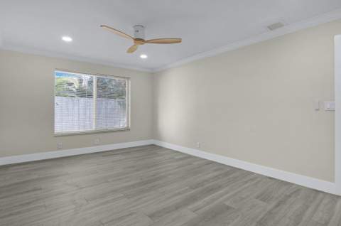 912 SE 8th Court, Deerfield Beach FL - photo 18 of 36