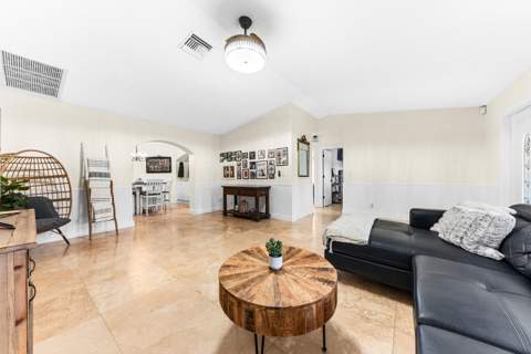 6567 Cindi Lane, Greenacres FL - photo 9 of 18
