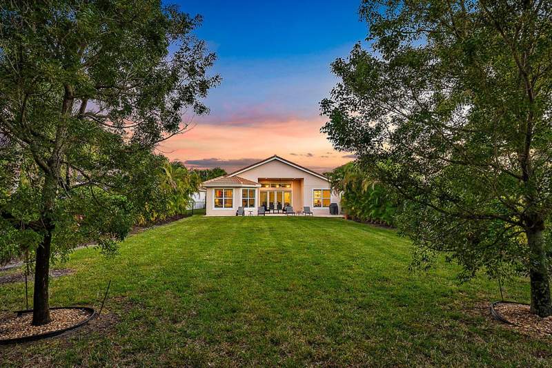 3 bedroom Single Family Residence at 271 Carina Drive, Jupiter Country Club, Jupiter — photo 4