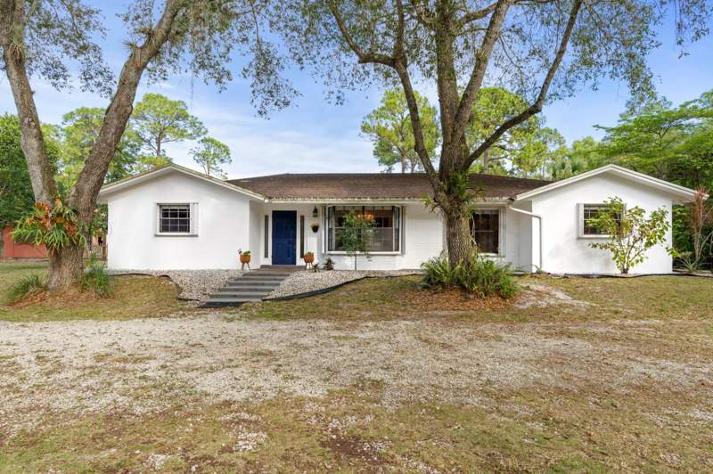 5 bedroom Single Family Residence at 14817 Snail Trail, Loxahatchee Groves In, Loxahatchee Groves — photo 2