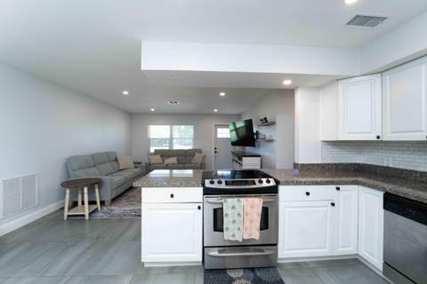 477 SE Asbury Lane, Port St. Lucie FL - photo 6 of 23
