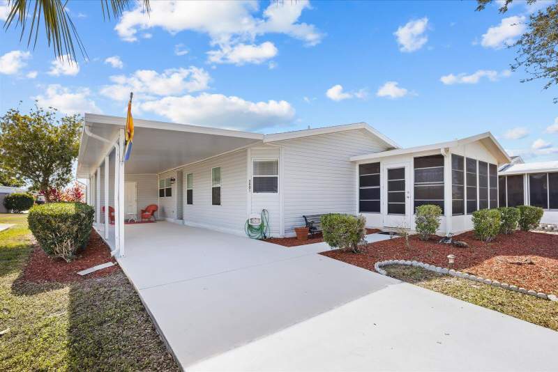 3 bedroom Manufactured Home at 3805 Doral Court, Savanna Club Plat Phase Three, Port St. Lucie — photo 2