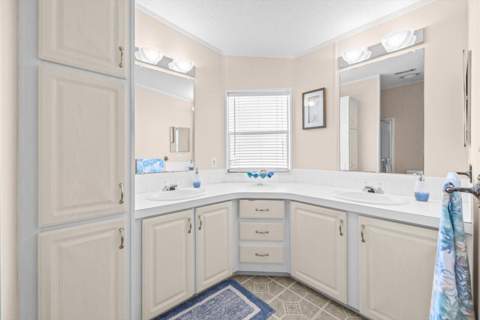 3805 Doral Court, Port St. Lucie FL - photo 18 of 43