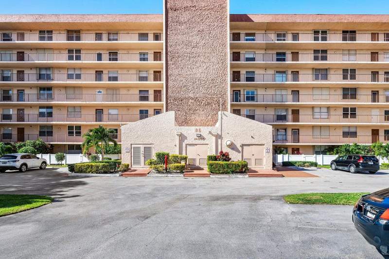 2 bedroom Condominium at 14575 Bonaire Boulevard #208, Villages Of Oriole Bonaire, Delray Beach — photo 3