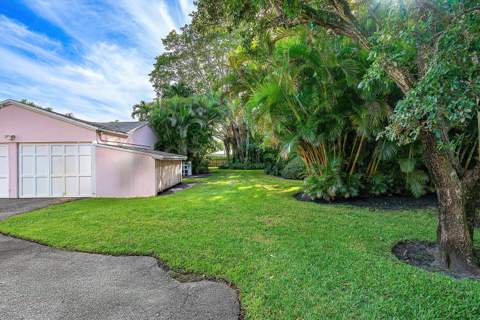 1202 N Swinton Avenue, Delray Beach FL - photo 8 of 32
