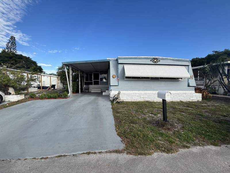 2 bedroom Manufactured Home at 4912 NW 3rd Ave, Lot 940, Country Knolls, Deerfield Beach — photo 2