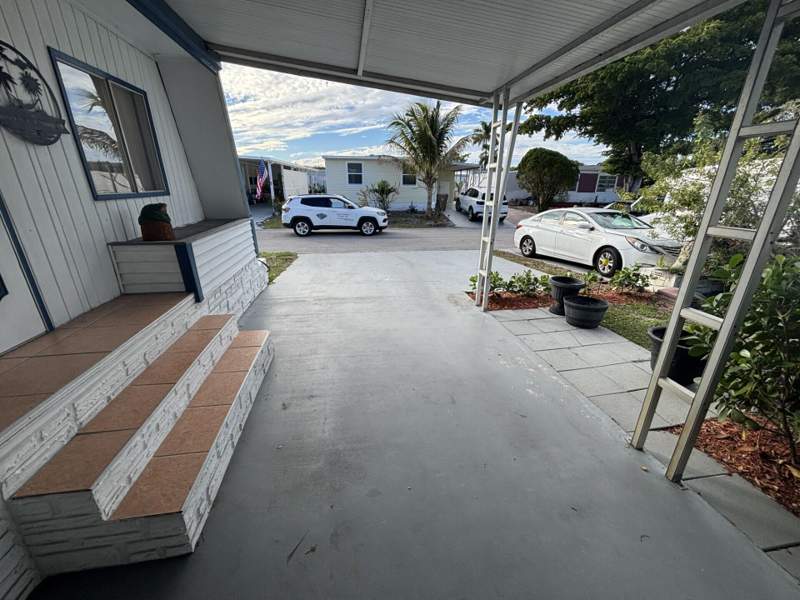 2 bedroom Manufactured Home at 4912 NW 3rd Ave, Lot 940, Country Knolls, Deerfield Beach — photo 5