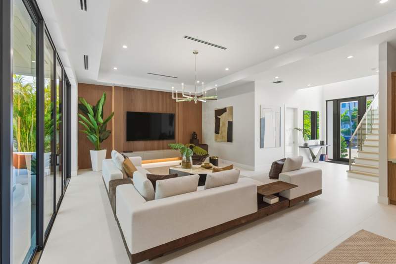 5 bedroom Single Family Residence at 450 NE Spanish Court, Boca Raton Riviera, Boca Raton — photo 5