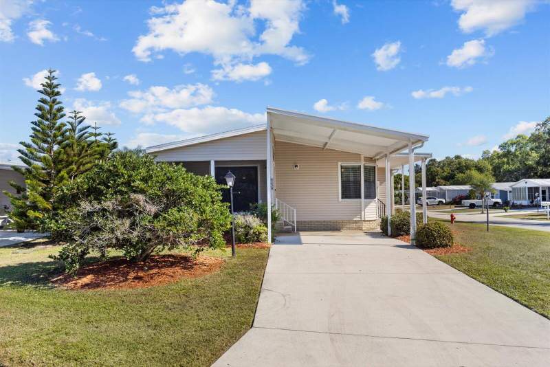 2 bedroom Manufactured Home at 8530 Leadtree Court, Savanna Club Plat II, Port St. Lucie — photo 3