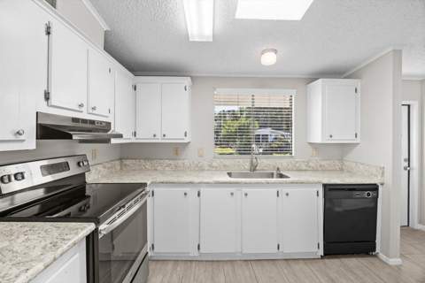 8530 Leadtree Court, Port St. Lucie FL - photo 8 of 25