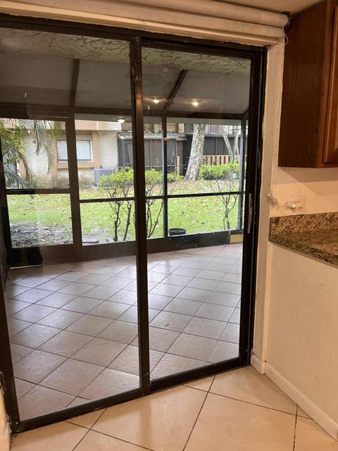 208 Wimbledon Lake Drive #208, Plantation FL - photo 6 of 17